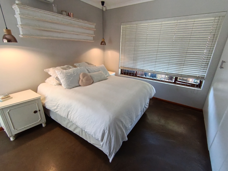 3 Bedroom Property for Sale in Wavecrest Eastern Cape